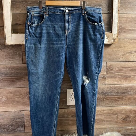 Old Navy Distressed Boyfriend Straight Jeans, Size 18, Blue - Picture 2 of 13